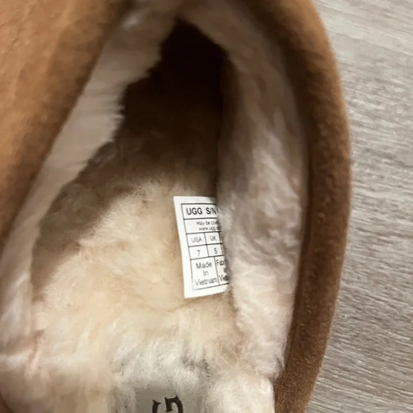 UGG Disquette Suede Sheepskin Slip-On Slipper Size 7 Tan Platform Slippers - Picture 7 of 7